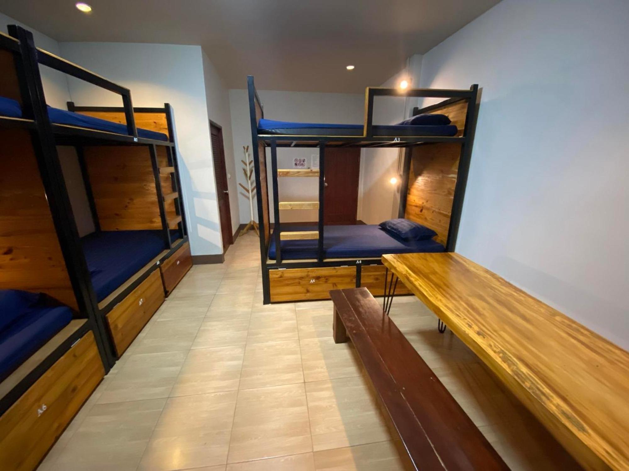 Eq Hostel Тонгсала Екстер'єр фото