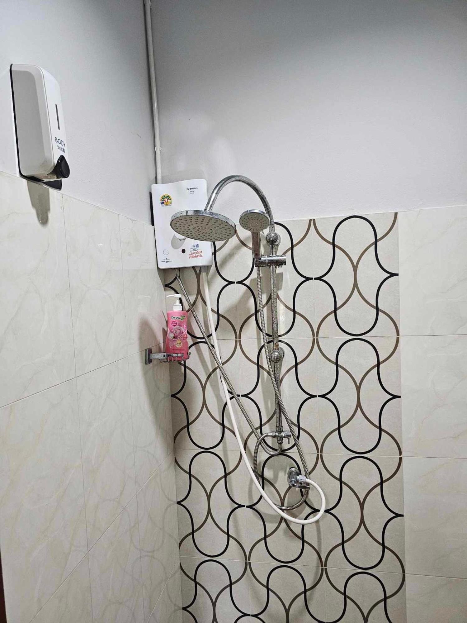Eq Hostel Тонгсала Екстер'єр фото