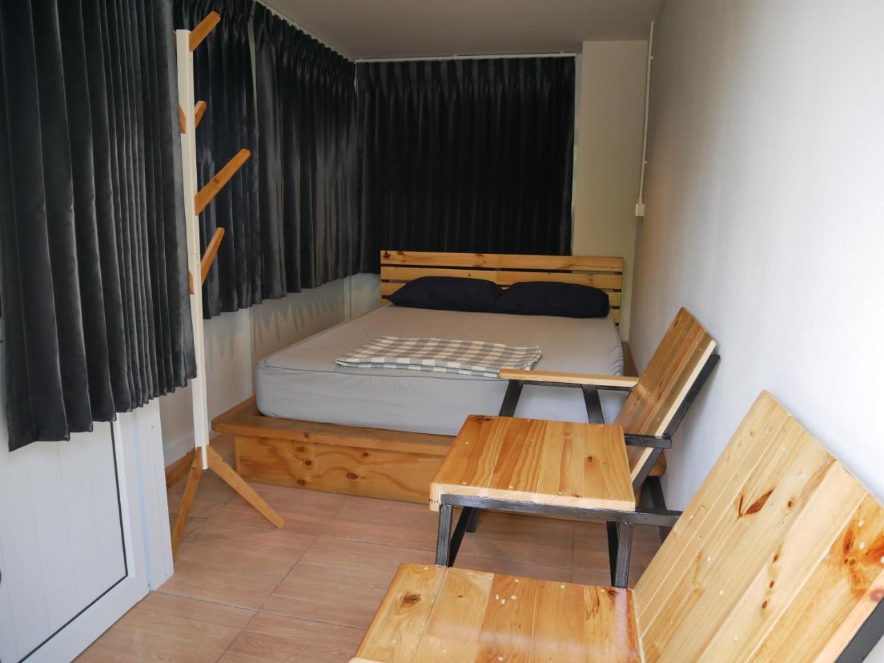 Eq Hostel Тонгсала Екстер'єр фото