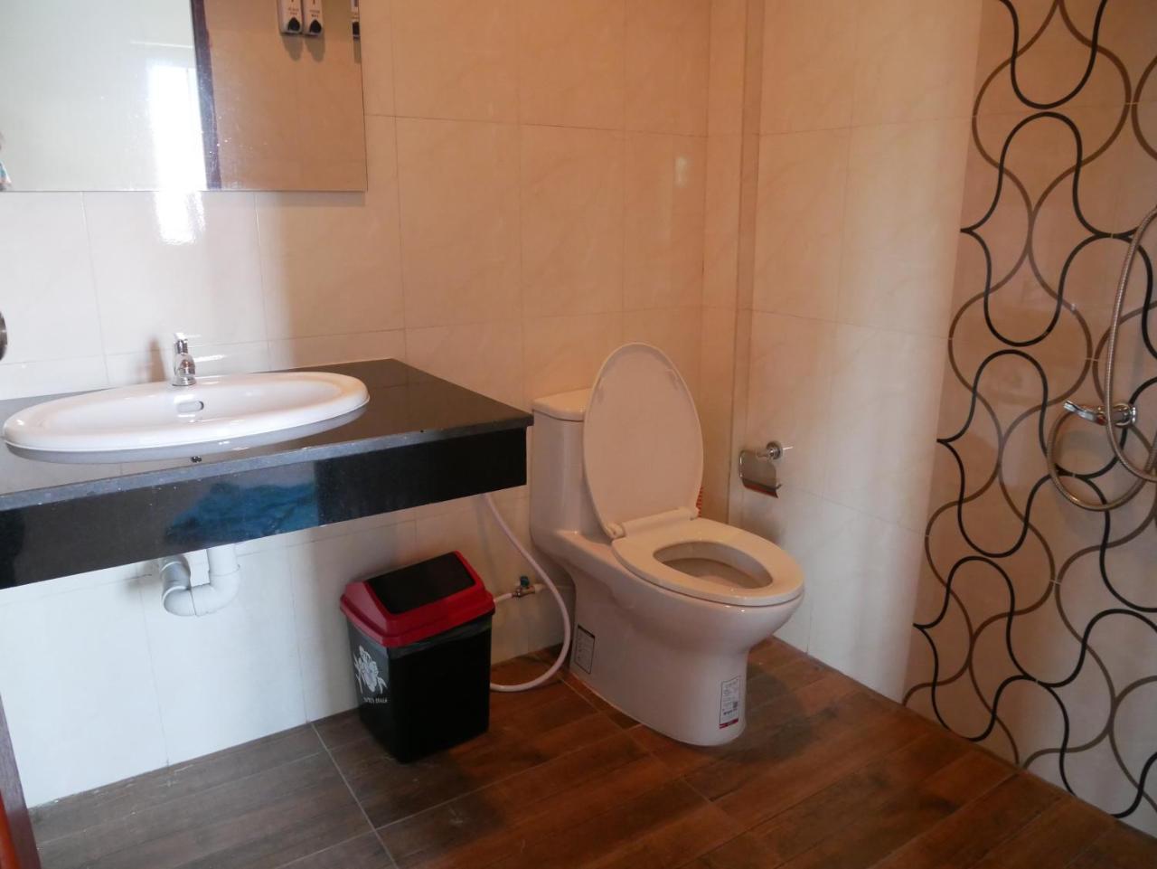 Eq Hostel Тонгсала Екстер'єр фото